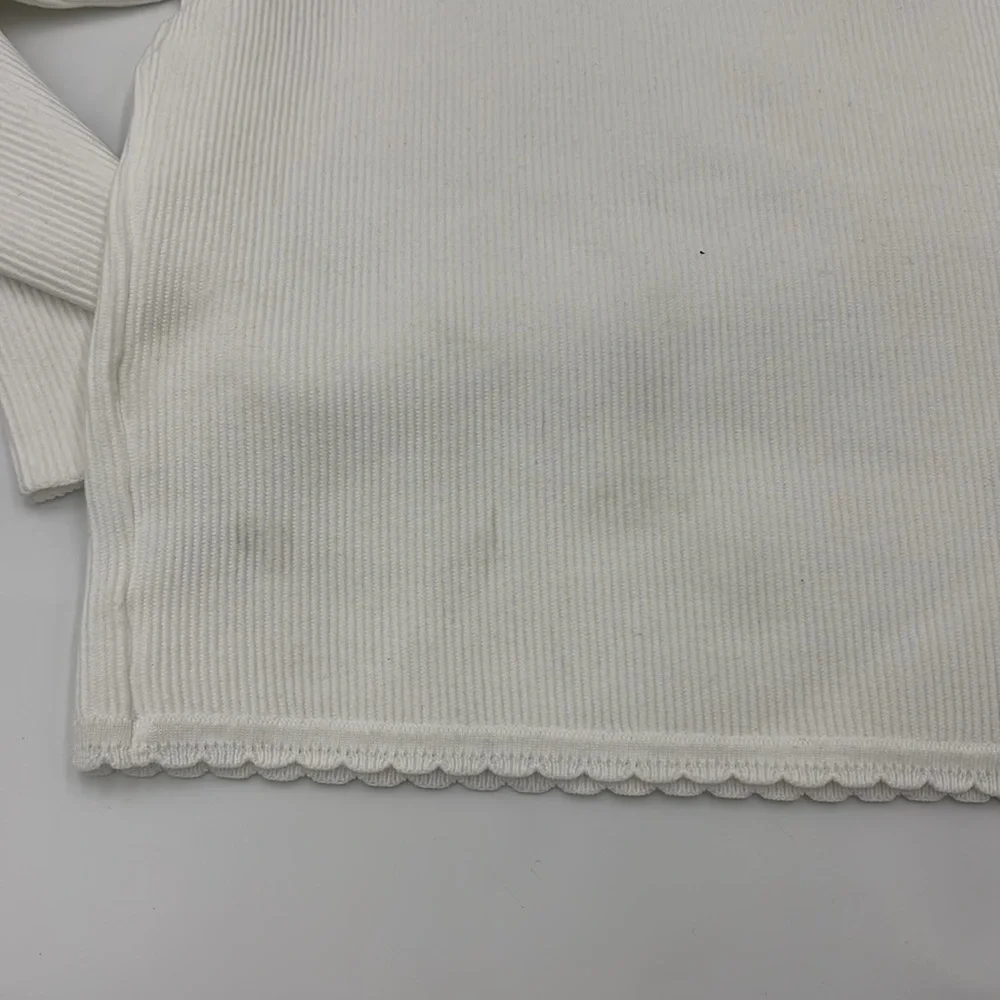 ASTr The Label Scallop Trim Ribbed Knit Top in White